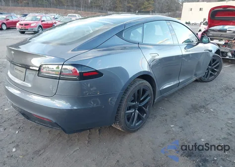 2023 Tesla Model S Dual Motor All-Wheel Drive/Standard Range z USA, uszkodzony, nr VIN 5YJSA1E57PF500006